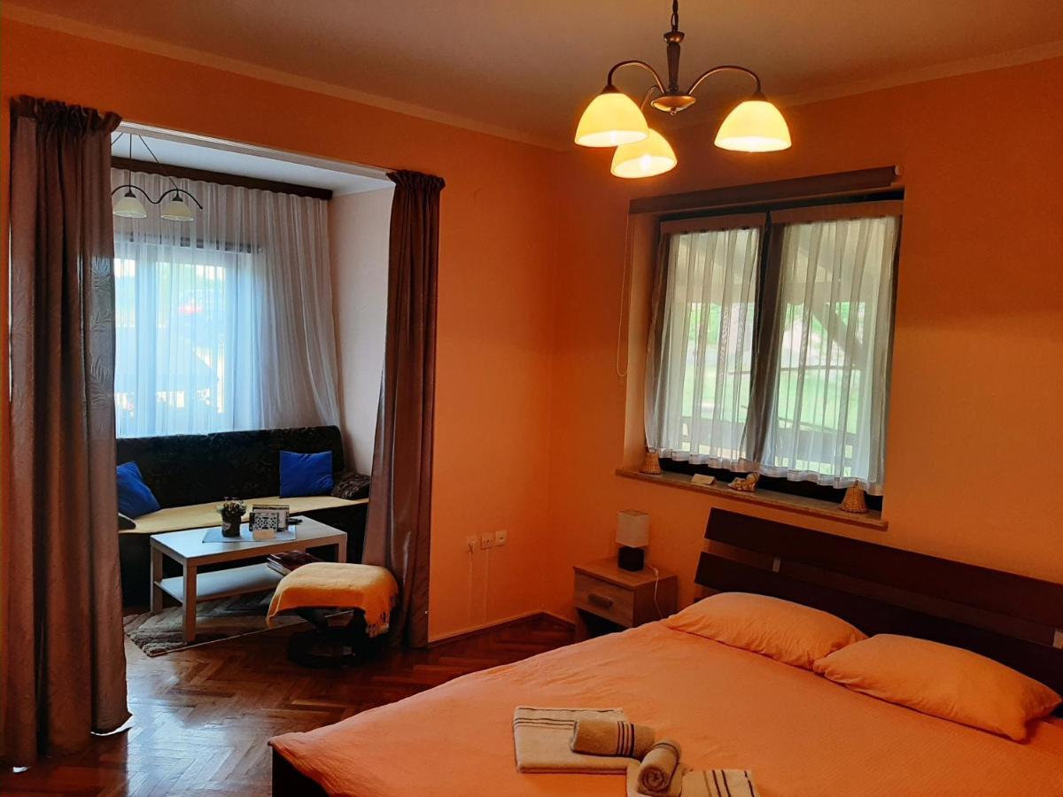 Studio Apartment Ivona & Tin 슬루니 외부 사진