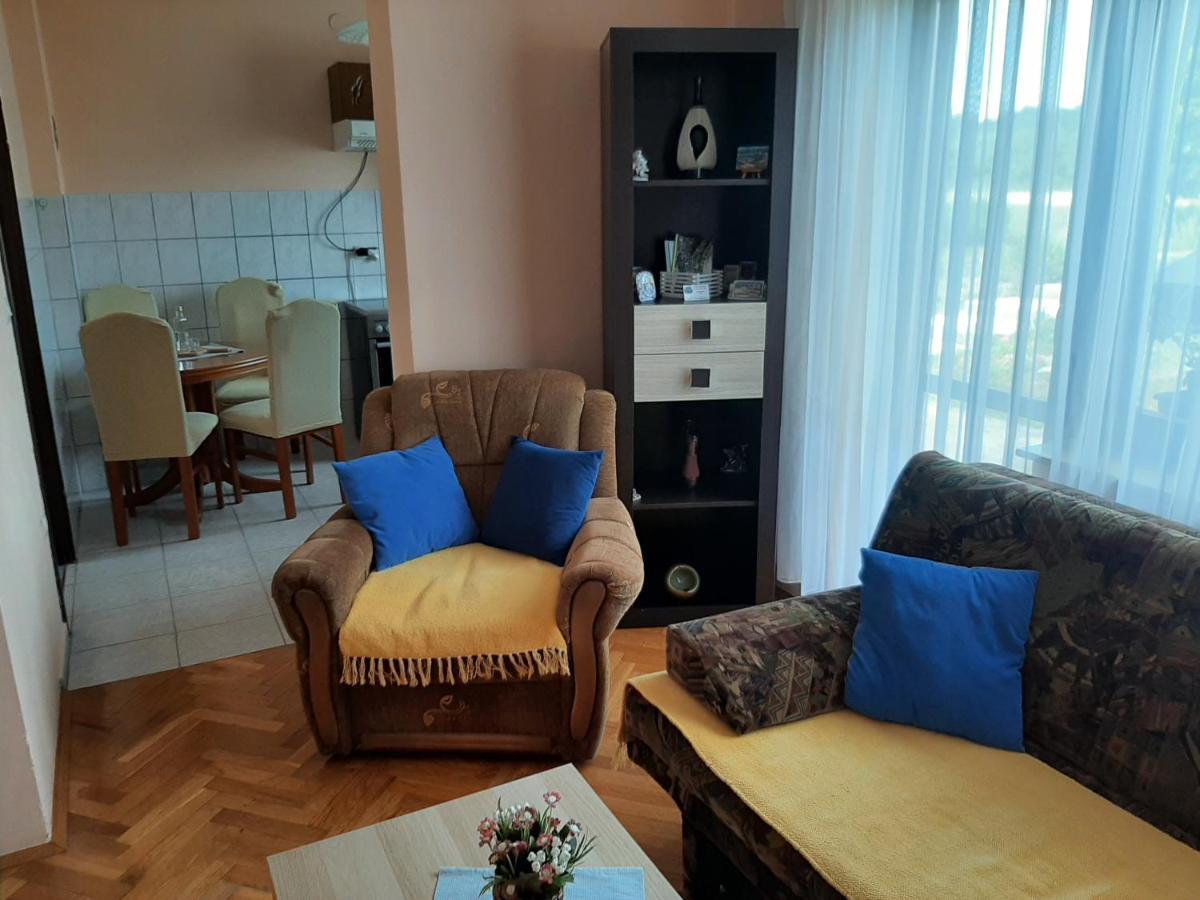 Studio Apartment Ivona & Tin 슬루니 외부 사진