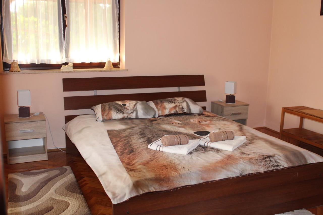 Studio Apartment Ivona & Tin 슬루니 외부 사진