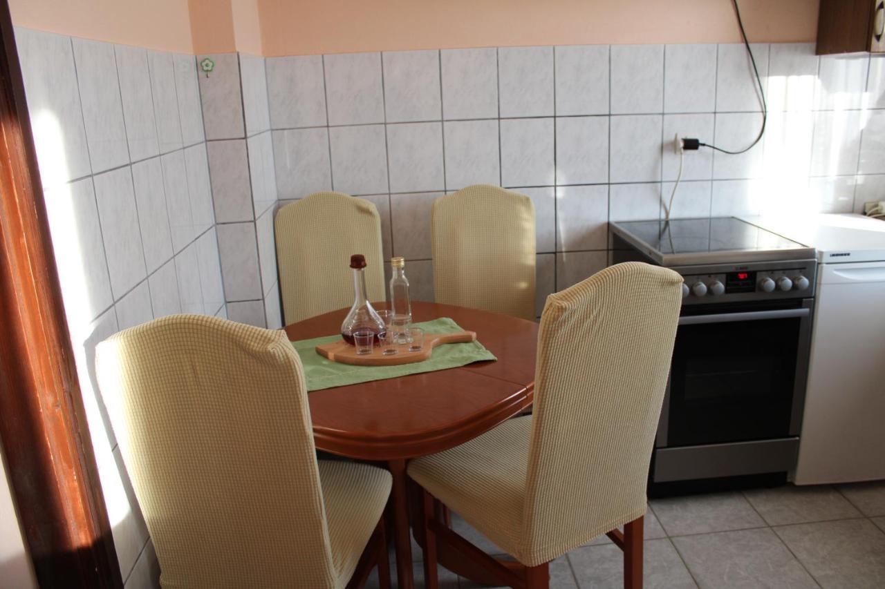 Studio Apartment Ivona & Tin 슬루니 외부 사진