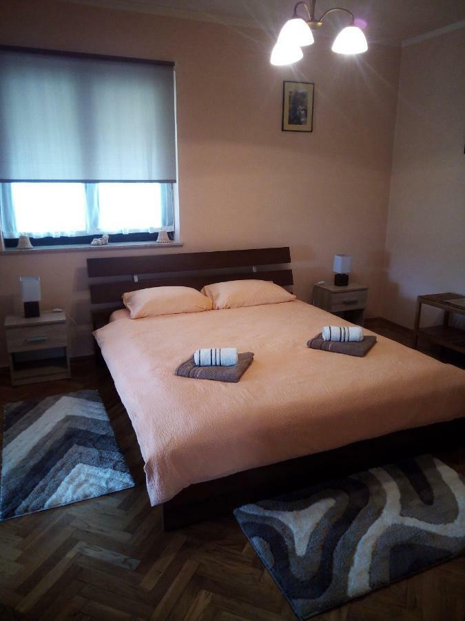 Studio Apartment Ivona & Tin 슬루니 외부 사진